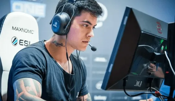 história de fnx no CS