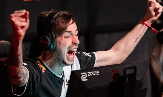 KennyS na Falcons