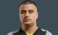 carreira de makazze no CS