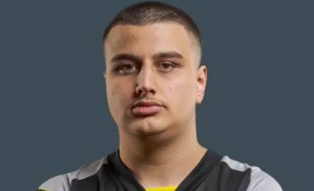 carreira de makazze no CS